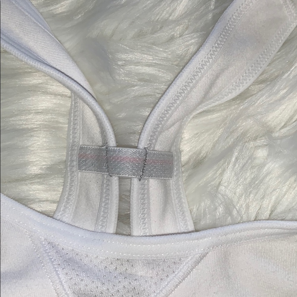 SOLD 🎉🎉🎉🎉Champion Sports Bra - Picture 3 of 13